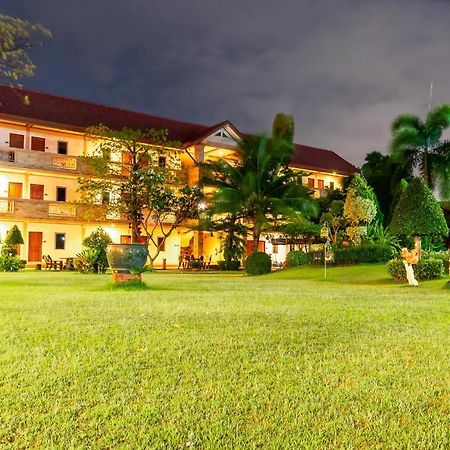 Pn Gold Resort Bangsaen Eksteriør bilde