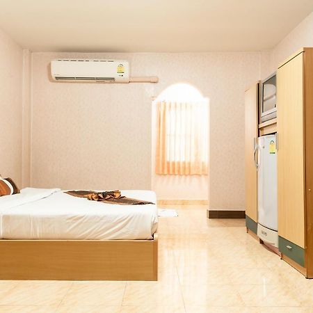 Pn Gold Resort Bangsaen Eksteriør bilde