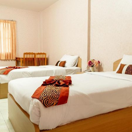Pn Gold Resort Bangsaen Eksteriør bilde
