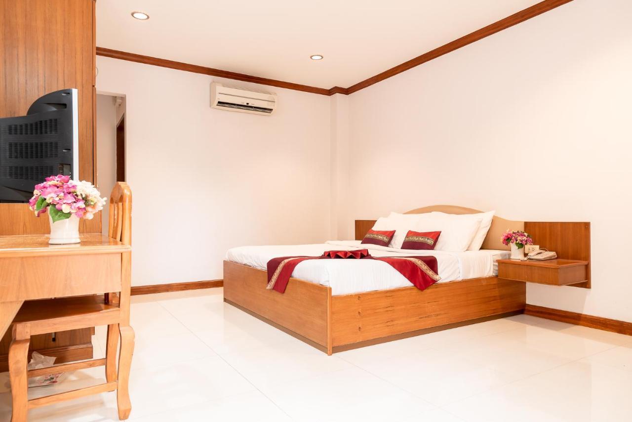 Pn Gold Resort Bangsaen Eksteriør bilde