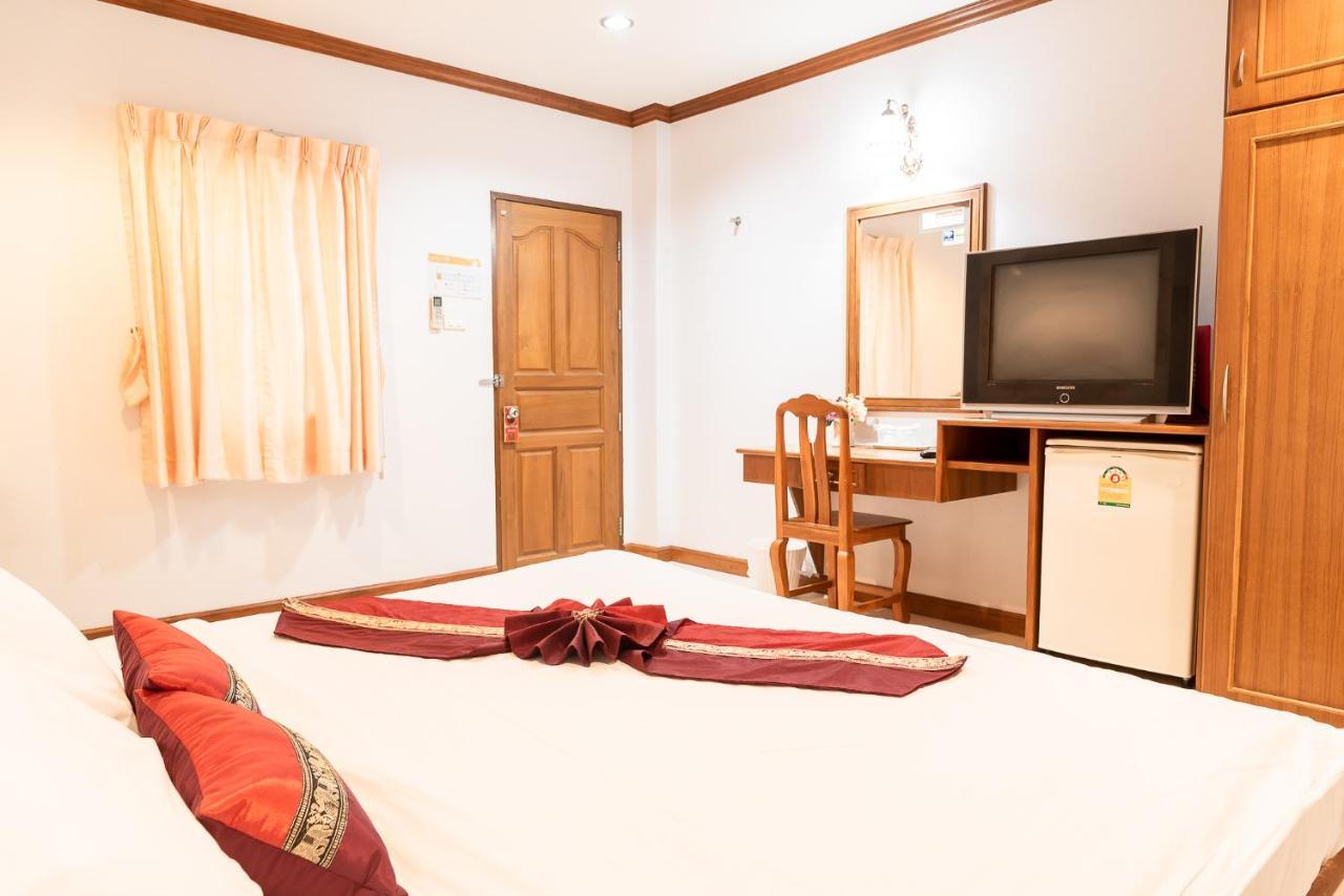 Pn Gold Resort Bangsaen Eksteriør bilde
