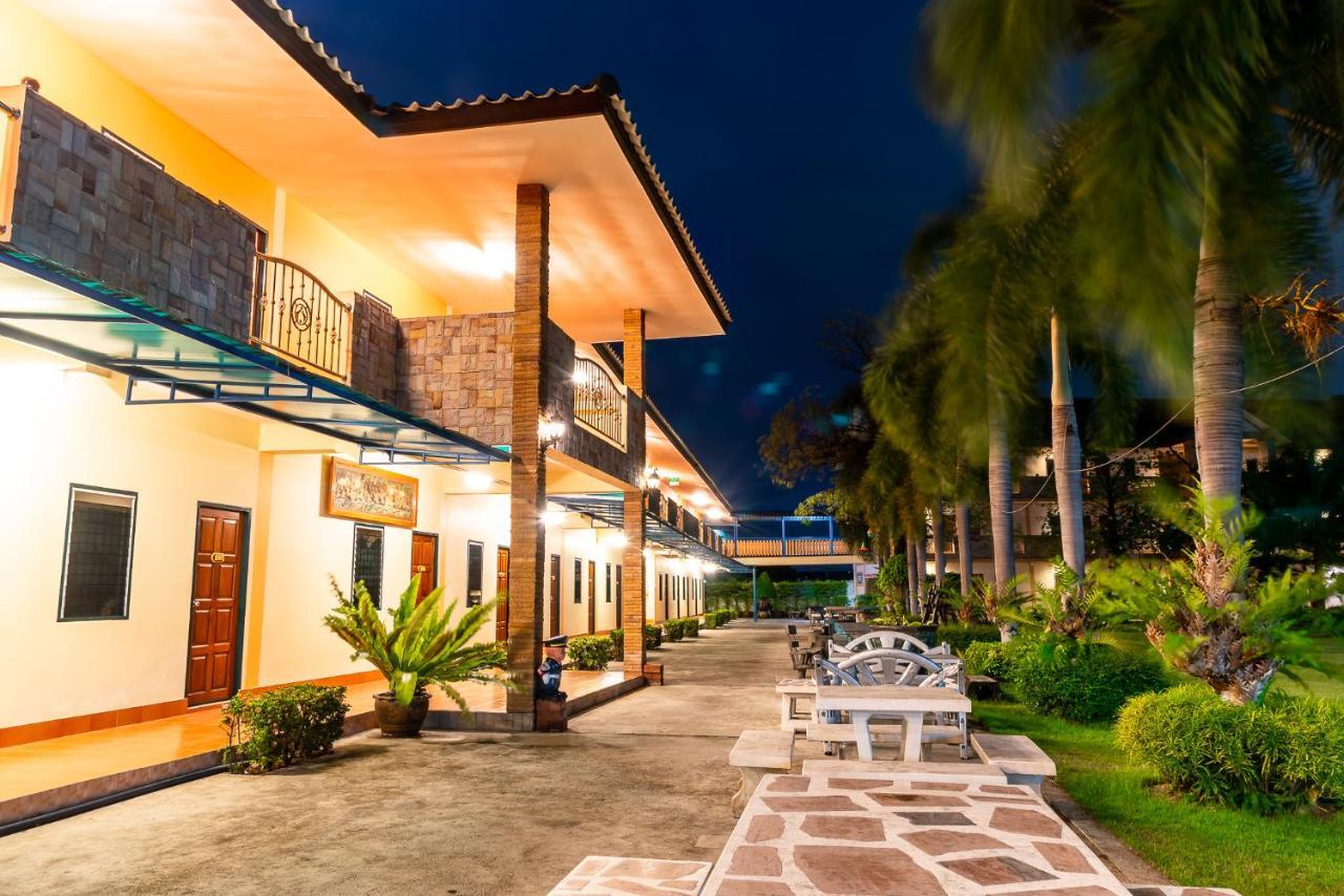 Pn Gold Resort Bangsaen Eksteriør bilde