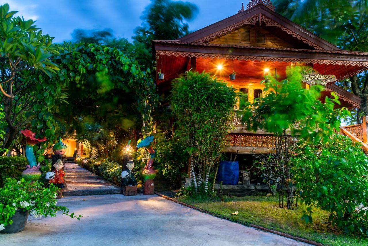 Pn Gold Resort Bangsaen Eksteriør bilde