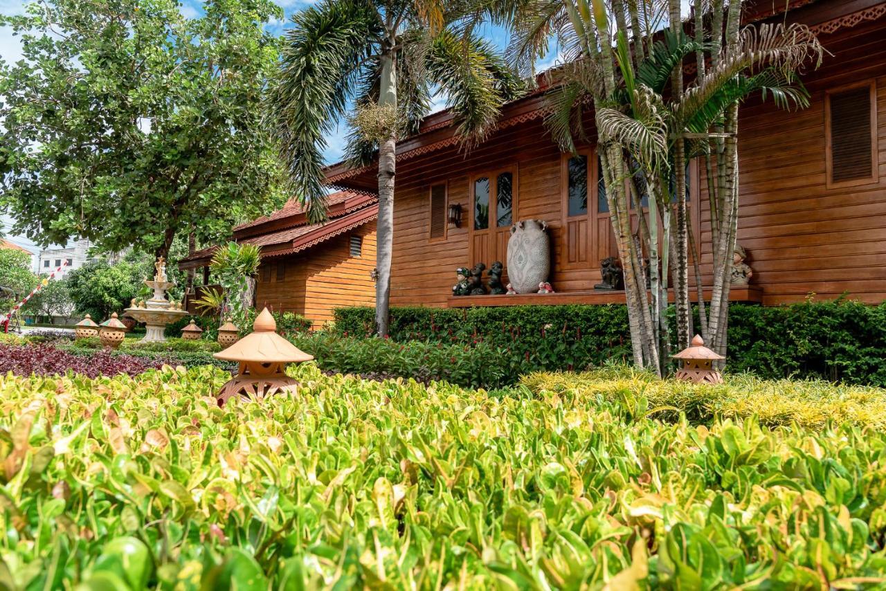Pn Gold Resort Bangsaen Eksteriør bilde