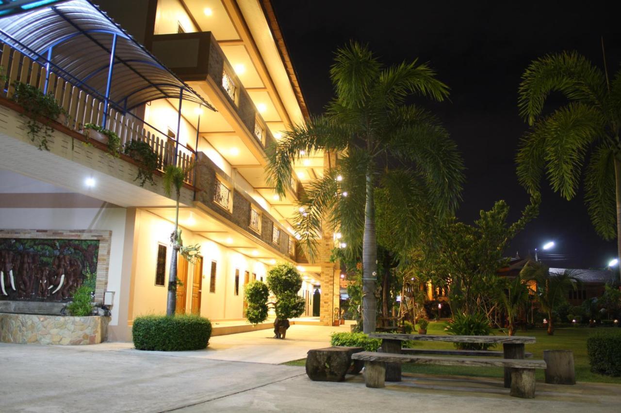 Pn Gold Resort Bangsaen Eksteriør bilde