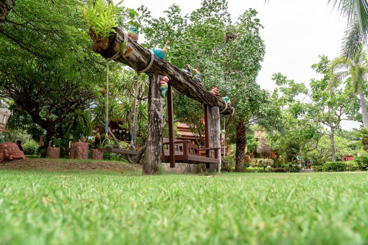 Pn Gold Resort Bangsaen Eksteriør bilde