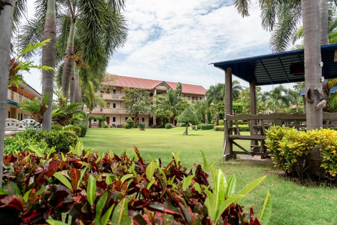 Pn Gold Resort Bangsaen Eksteriør bilde