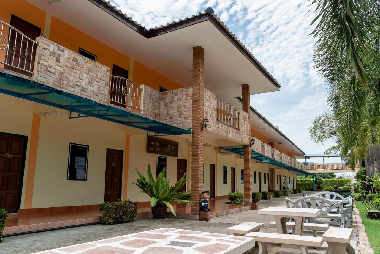 Pn Gold Resort Bangsaen Eksteriør bilde