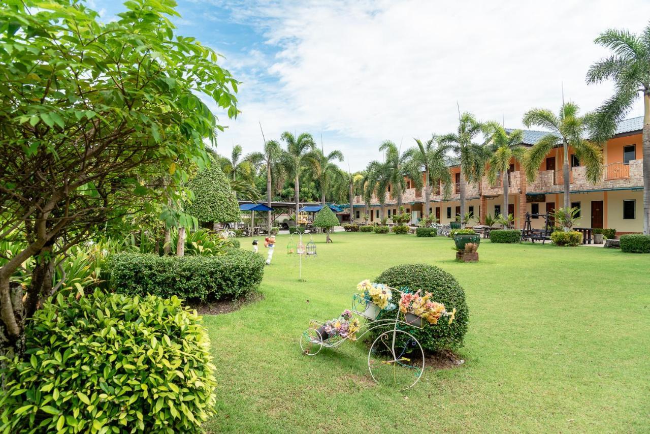 Pn Gold Resort Bangsaen Eksteriør bilde